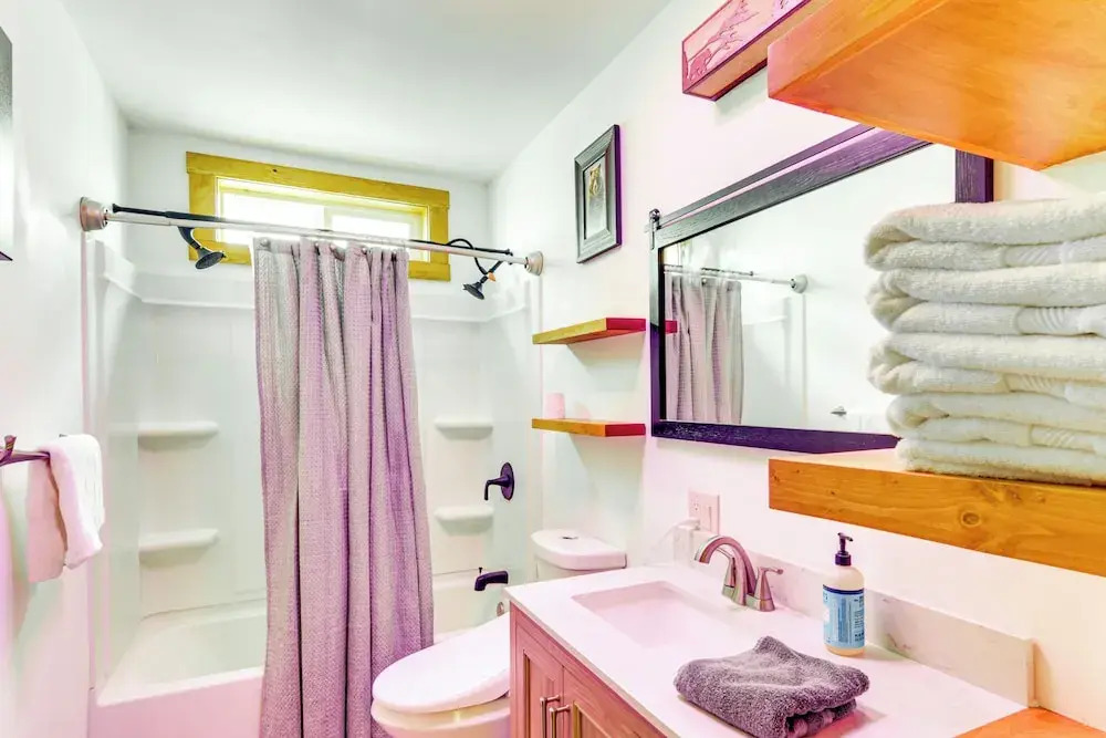 12 Mi to Bozeman: Duplex w/ Sauna & Yard