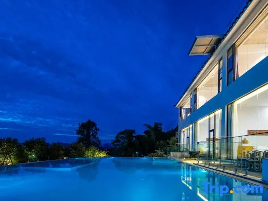 Avatar Mountain Resort—Mountain View | Swimming Pool | Free Station Pick-up | Western Cuisine