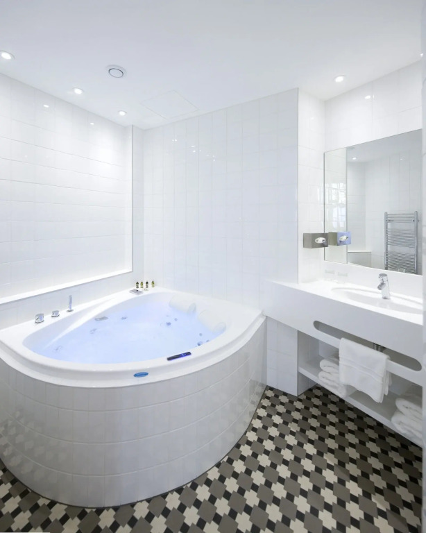 HANNONG Hotel & Wine Bar