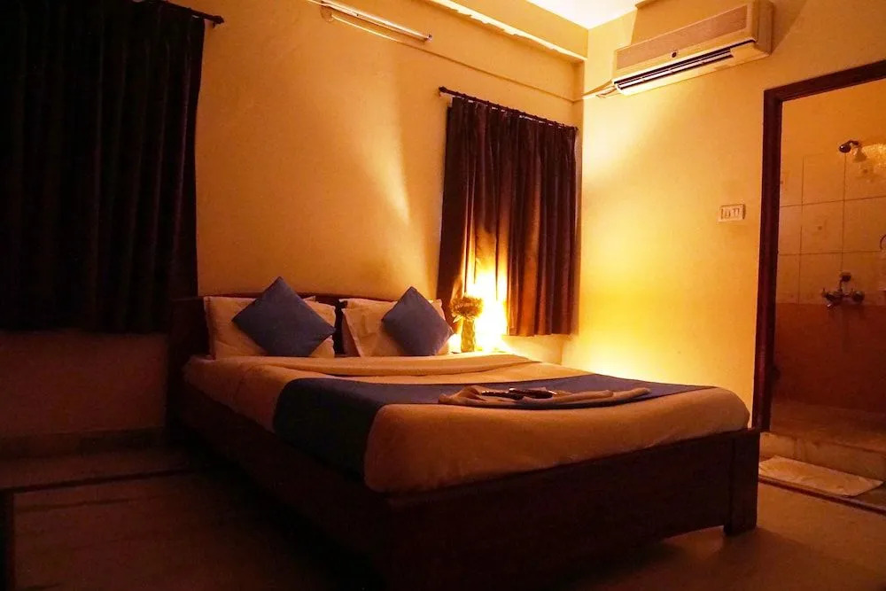OYO 18454 Hallmark Inn Begumpet