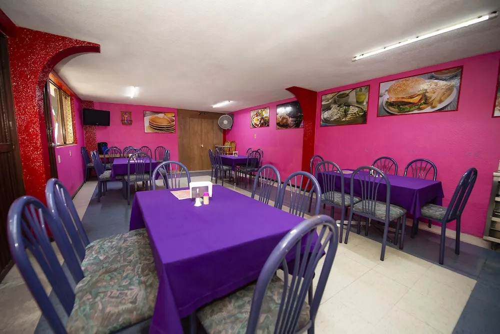 Hotel El Meson De La Luna