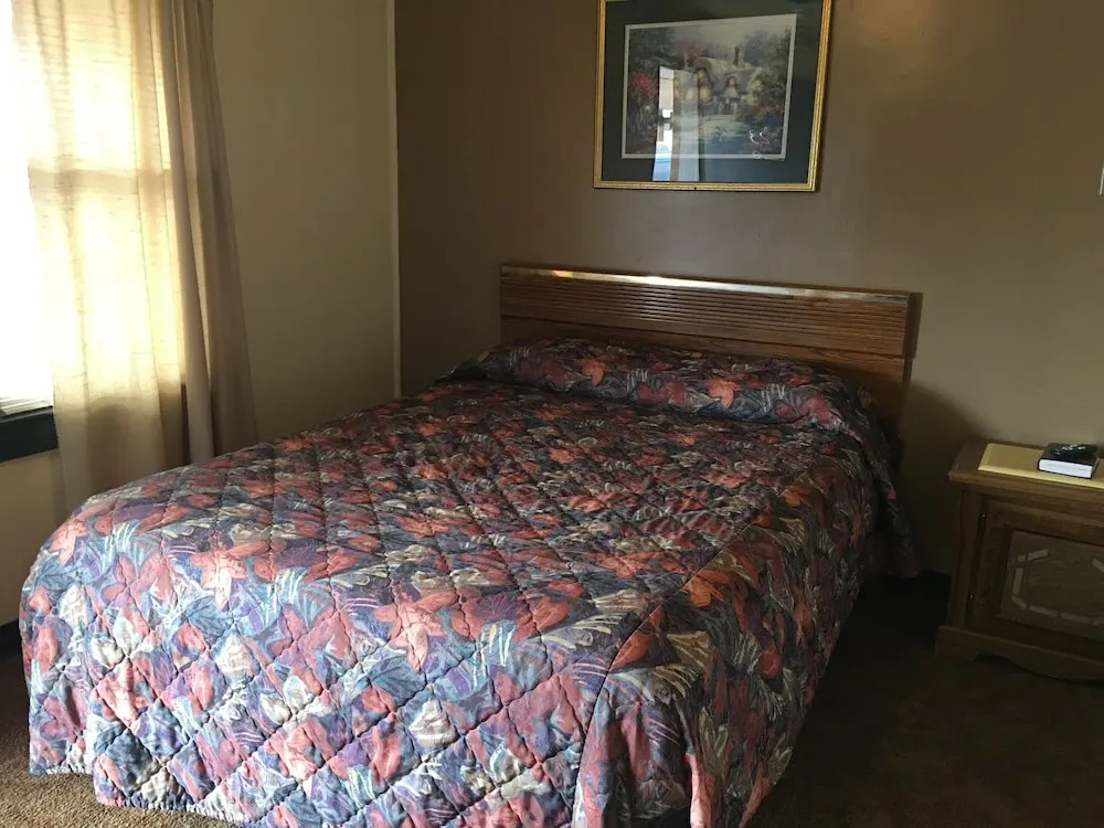 Thunderbird Motel