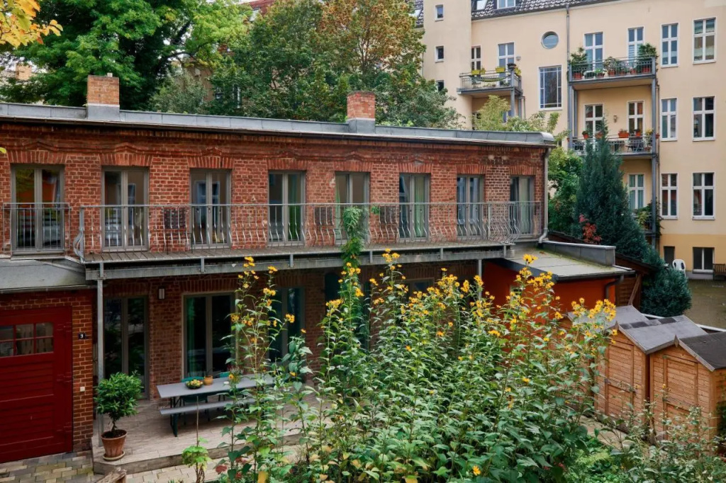 Beautiful And Cozy Remise for Up To 6 Guests