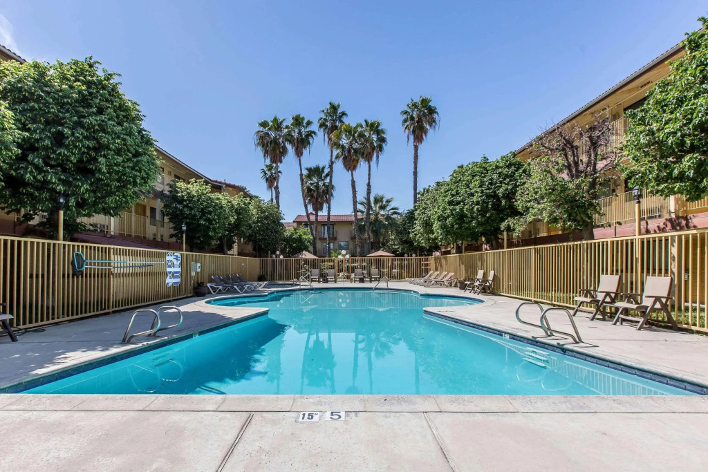 Quality Inn & Suites Bakersfield