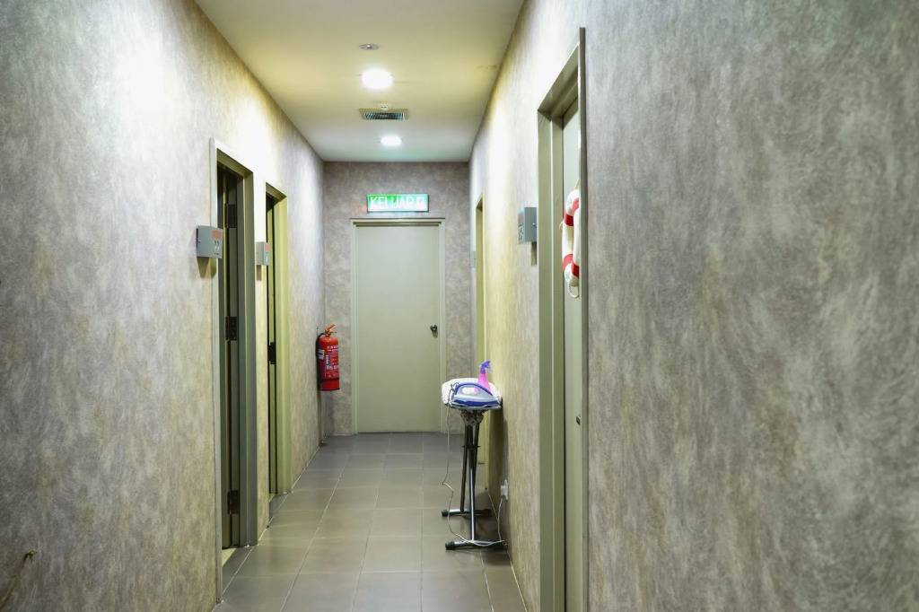 LightHouse Hotel & ShortStay @ Damansara Uptown