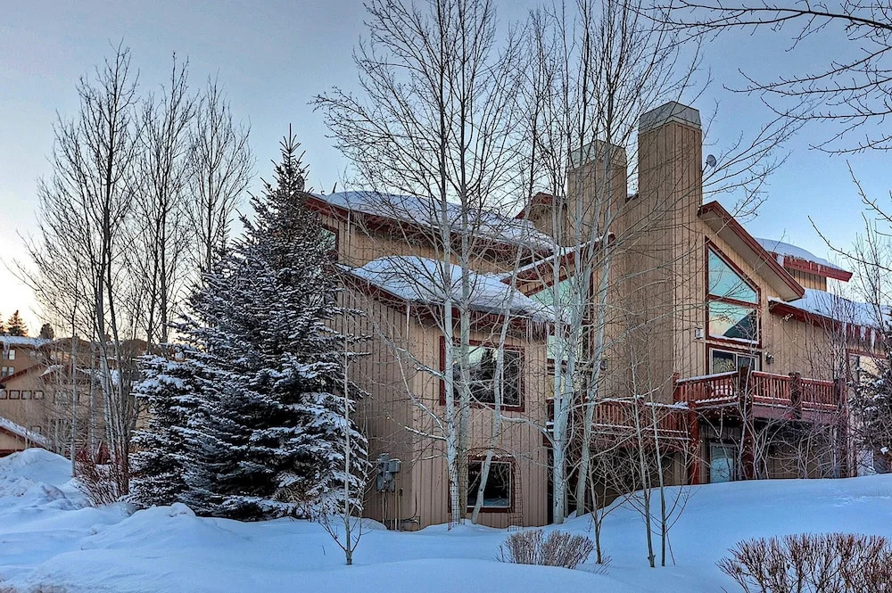 Slopeside Park City by Casago