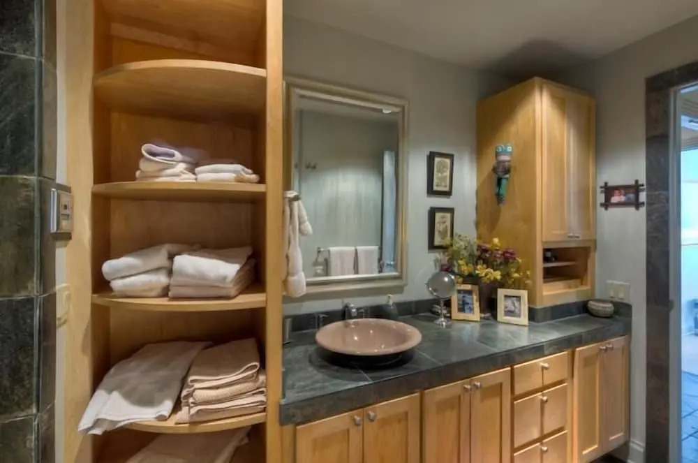 Eclectic on Main Street 2 Bedroom Condo By Accommodations in Telluride