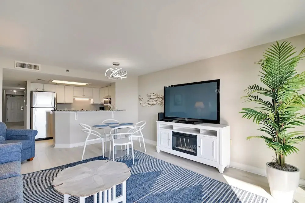 Ocean-view Balcony: Peaceful Forest Dunes Condo!