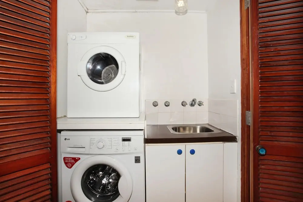 Warroo Apartments