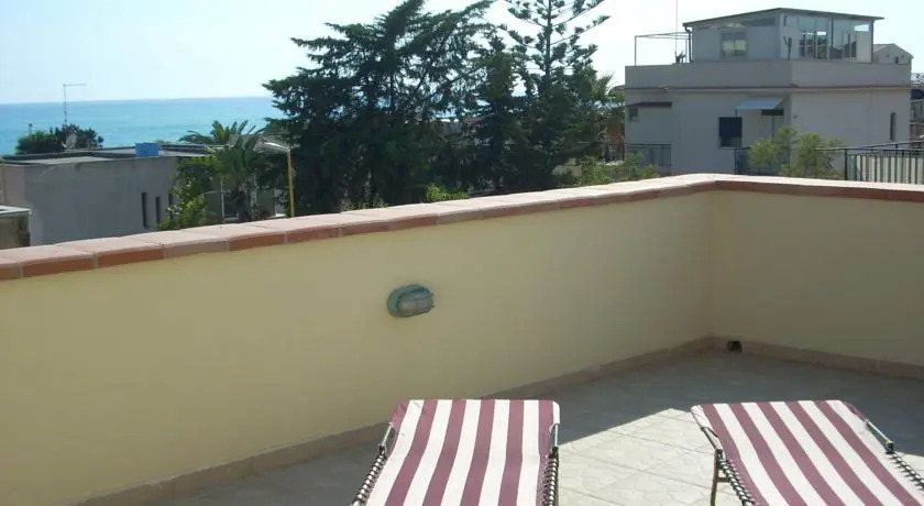 BEACHOUSE