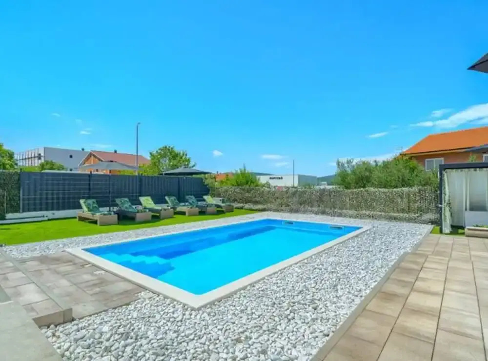 Villa Dreamin with Heated Pool & Hot Tub