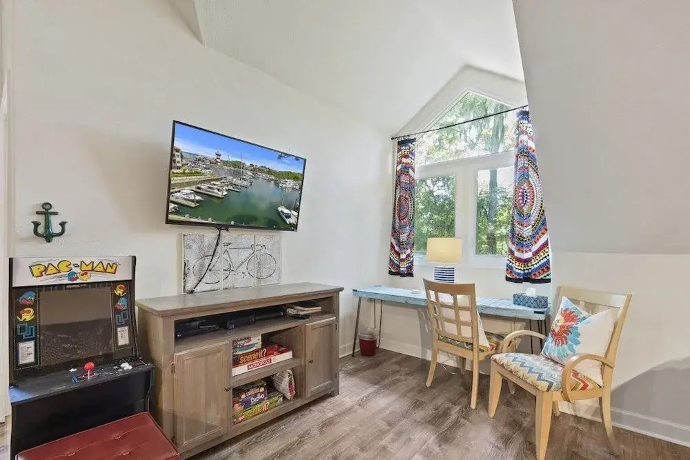 57 Lawton Rd. / Sea Pines / Pet Friendly 4 Bedroom Home