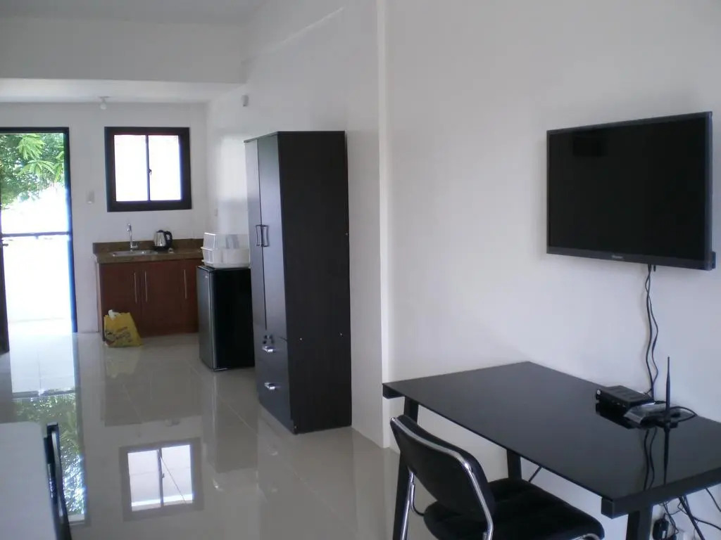 The Palines Apartment Hotel - Muntinlupa Near Evia