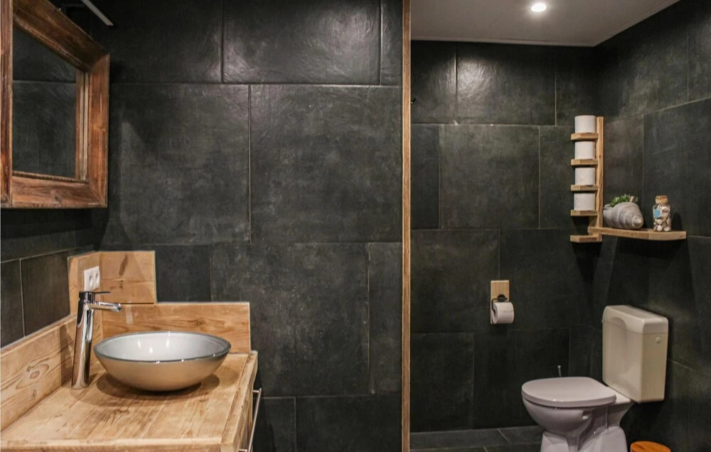 Awesome Apartment in Yerseke With 2 Bedrooms, Sauna and Wifi