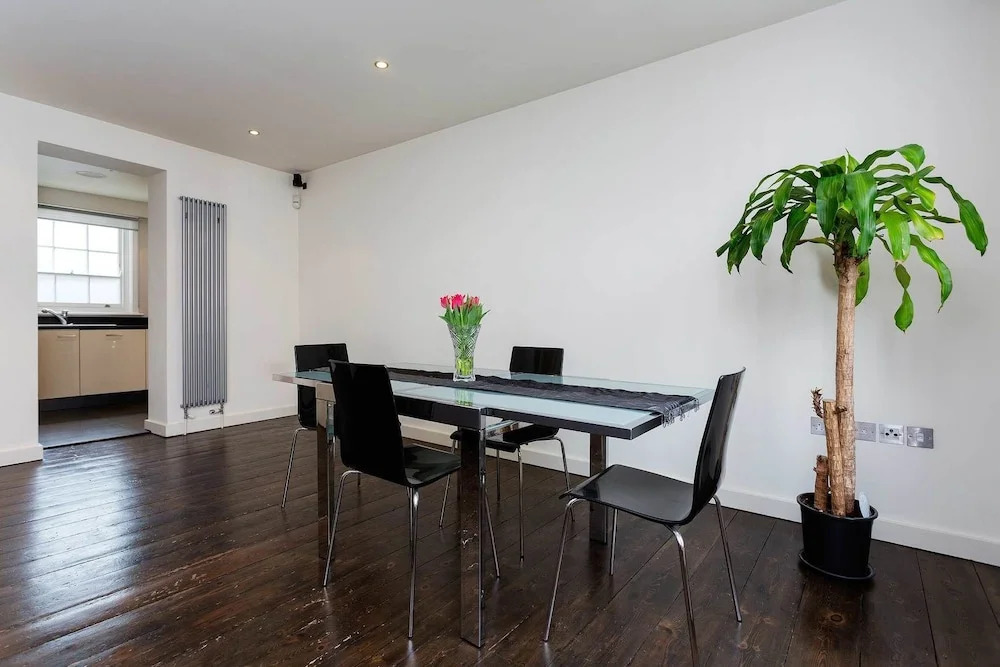 Veeve - Notting Hill Gate