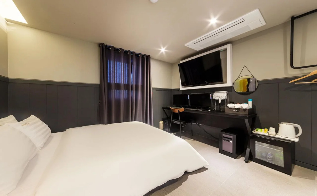 Plum Hotel