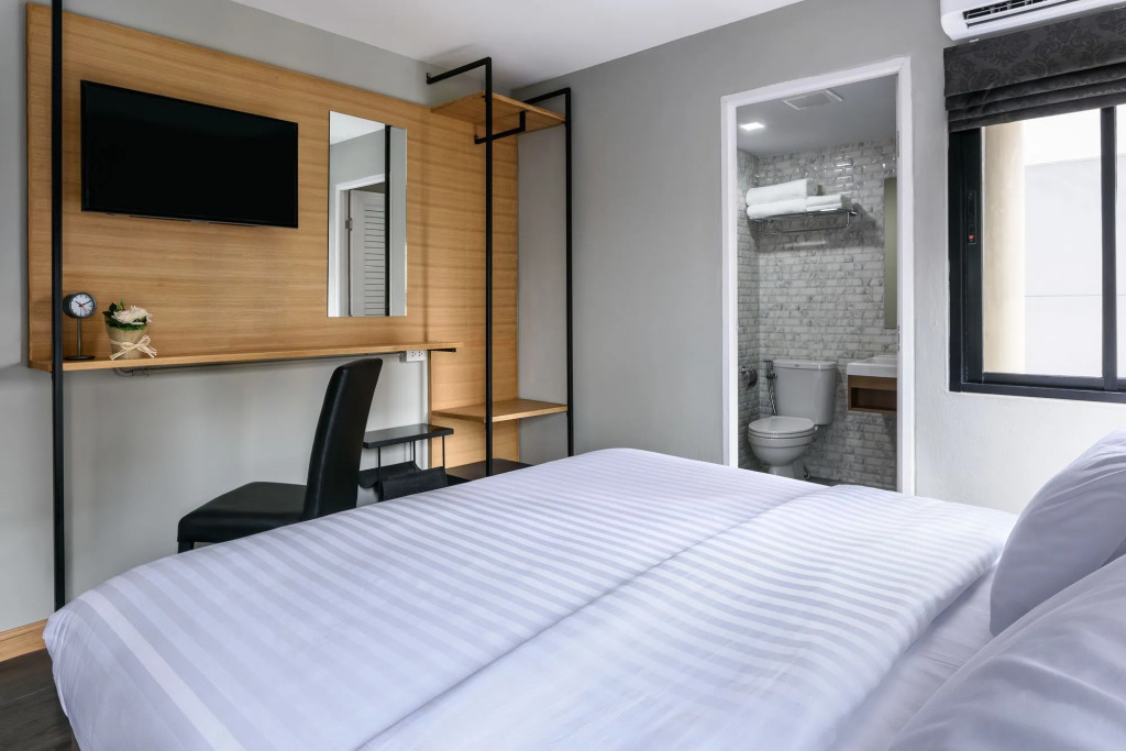 Travelier Hostel