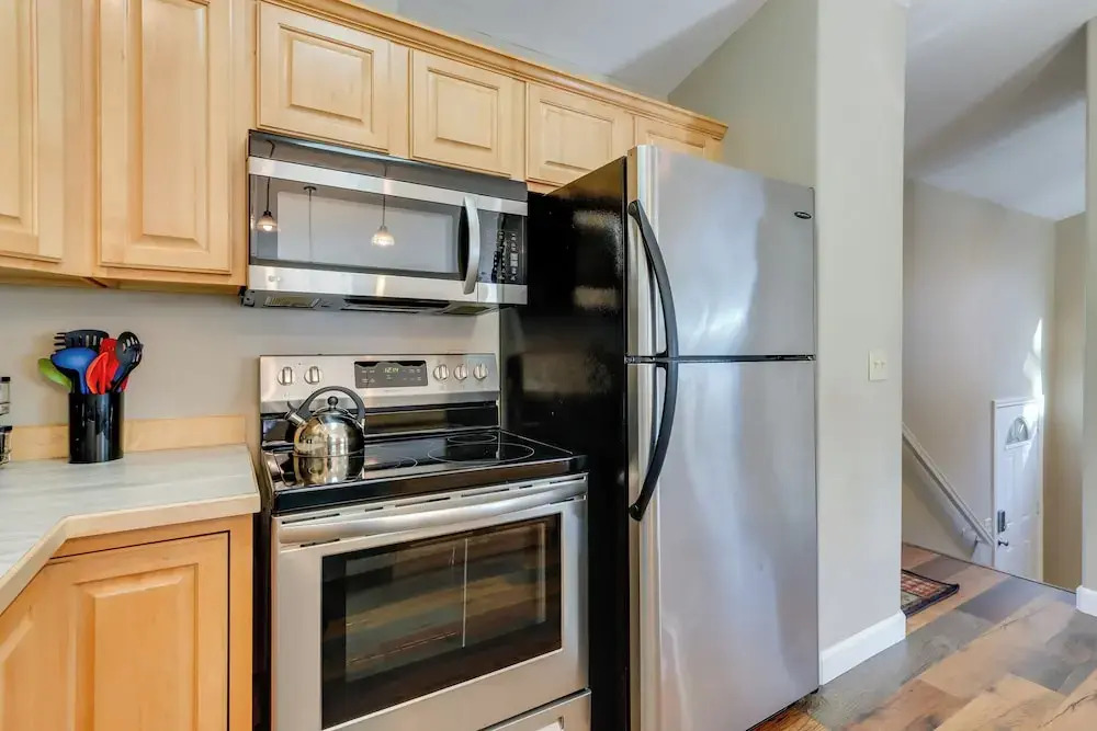 Accommodating Anchorage Abode < 1 Mi to Jewel Lake