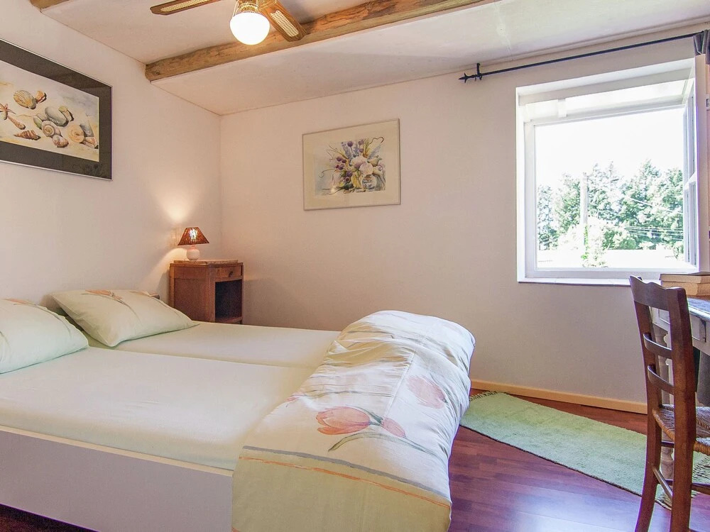 Cottage Bliss in Roussines