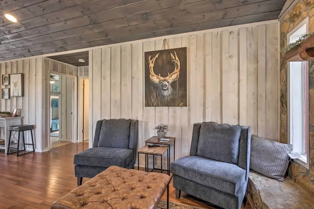 Serene Cabin Getaway w/ 2 Decks + Mountain Views!