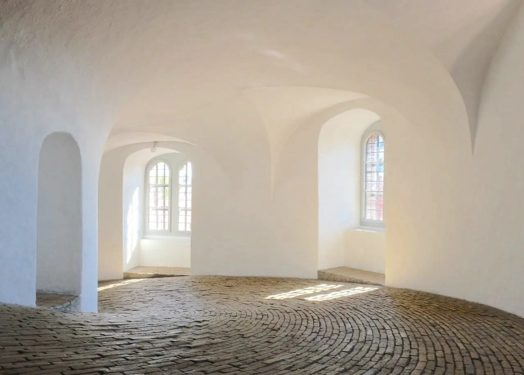 ★Apt. Centrum of CPH, 50M to Metro, w. Balcony!★