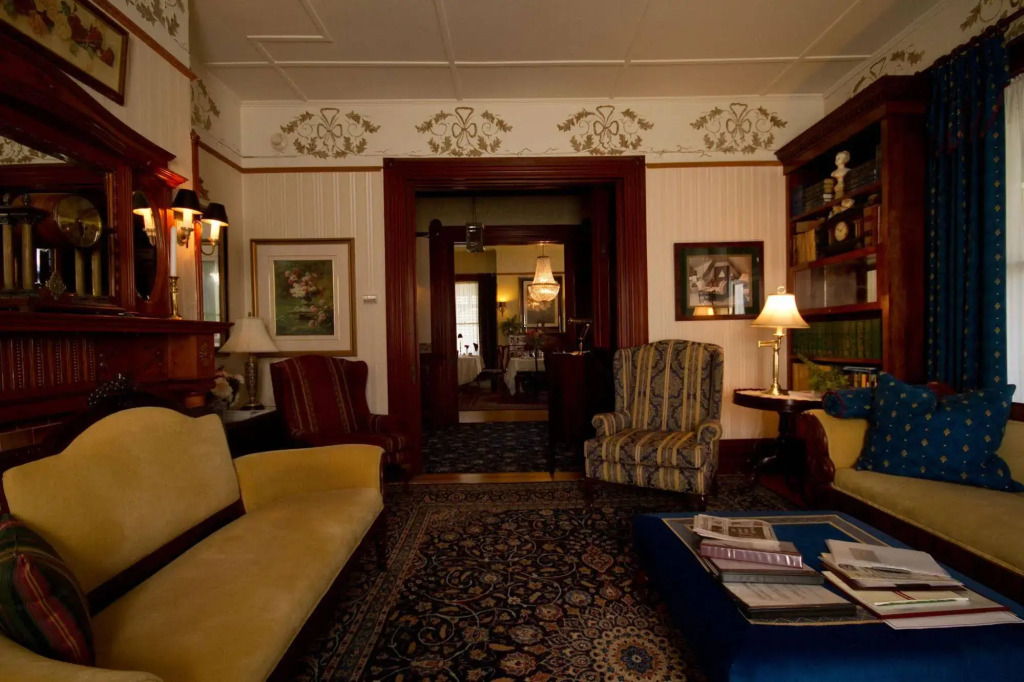 Victoria's Historic Inn