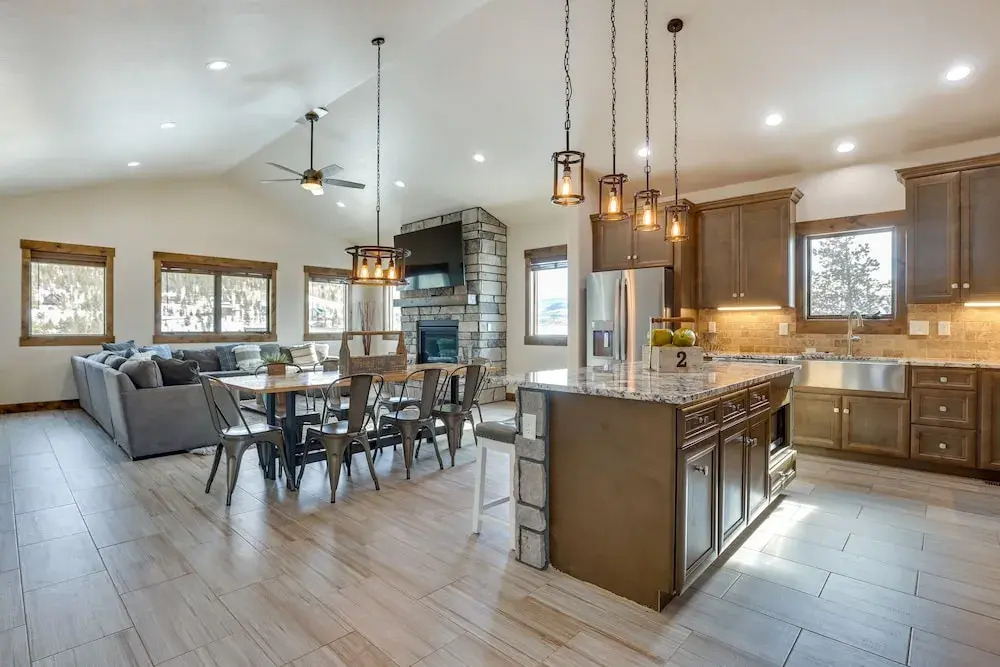 about 3 Mi to Granby Ranch Spacious Cabin Home!