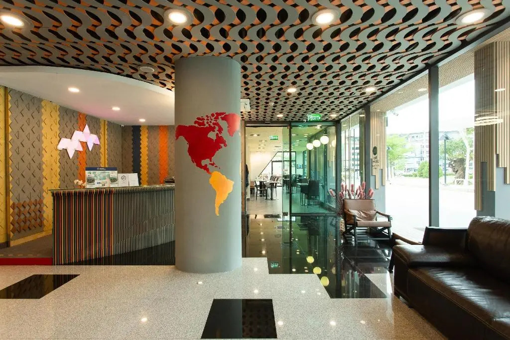 Prime Square Hotel