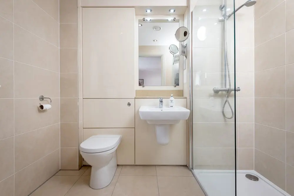 Kinness House, Luxury Apartment with Parking