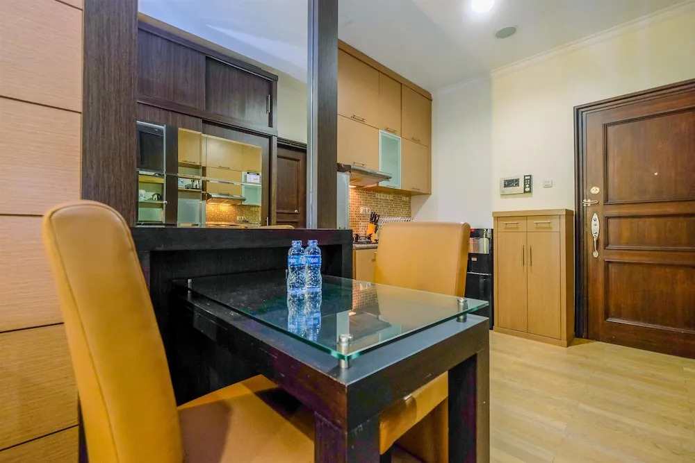 Fancy And Classic Studio Room At Bellezza Apartment