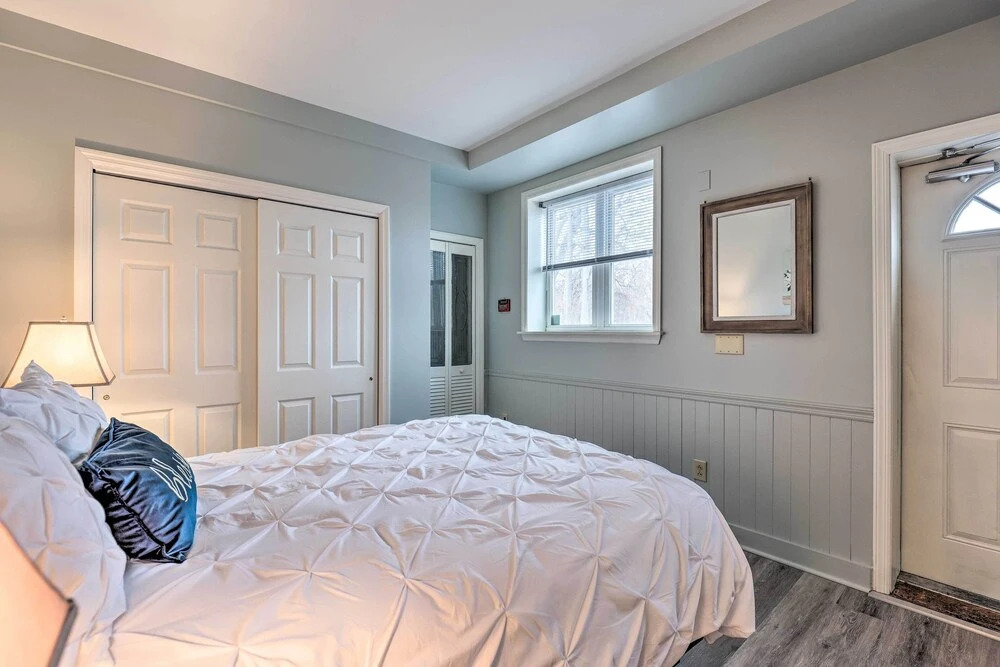 Lovely Finger Lakes Vacation Home Near Seneca Lake