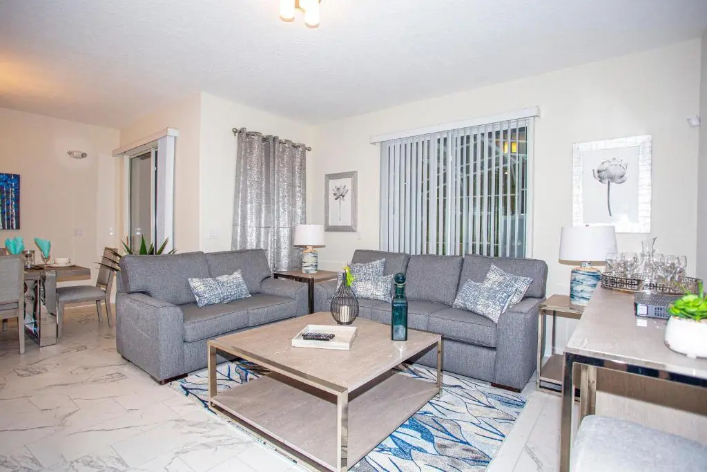 Marvelous 4 Bd w/ Pool Close to Disney 218