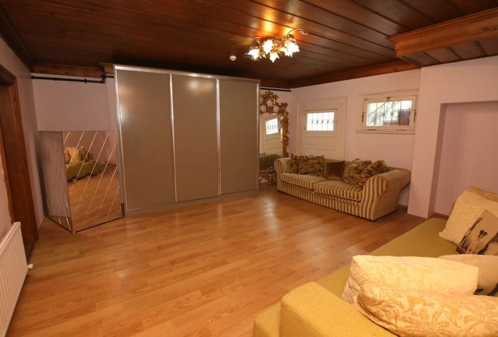 Luxury Pavilion with Bosphorus View in Beylerbeyi