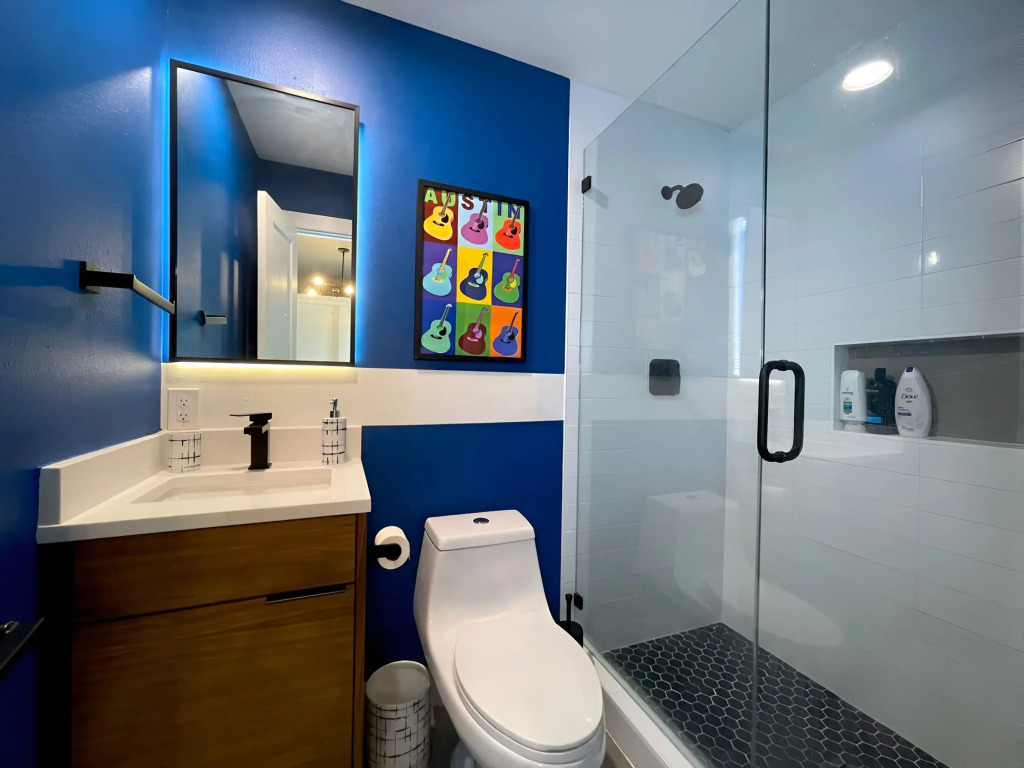 Pool Home Encore Rainey Street-6 minute drive, Austin