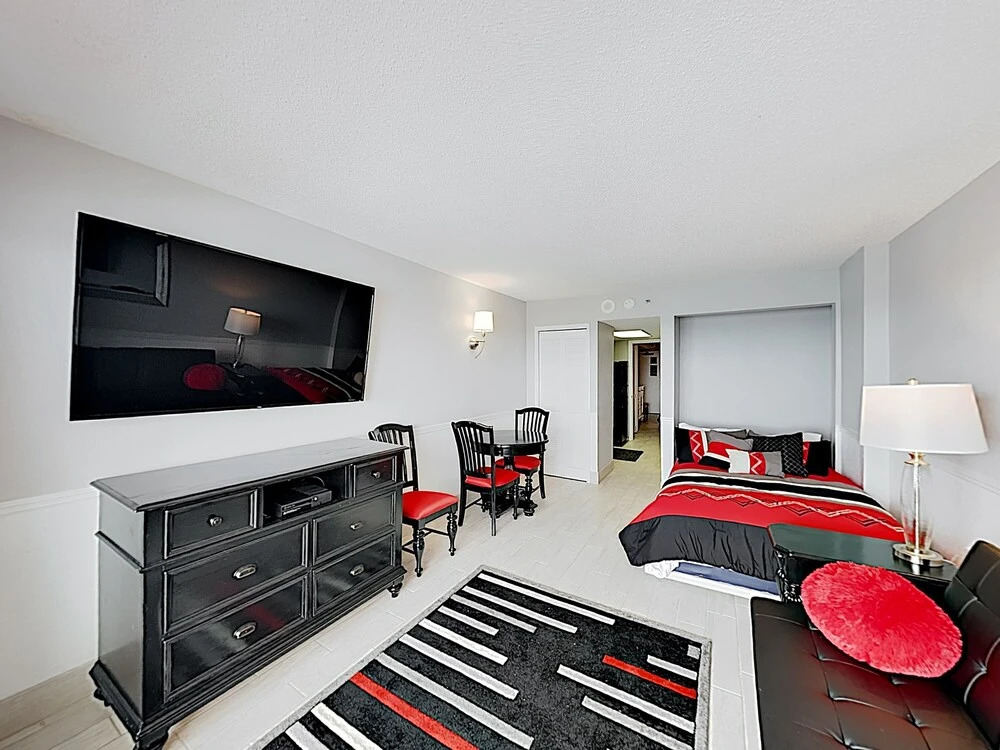 Stylish Ocean-view W/ Pools & Hot Tubs 1 Bedroom Condo
