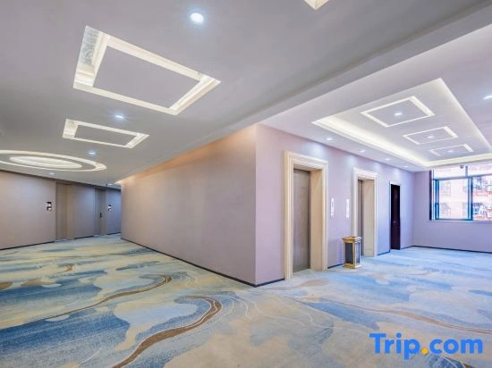 Victoria Hotel (Dongyang Geshan Road Light Rail Station)