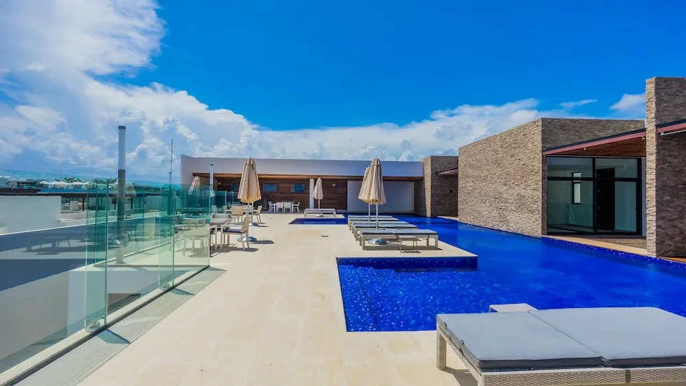 Cruz del Mar Condo