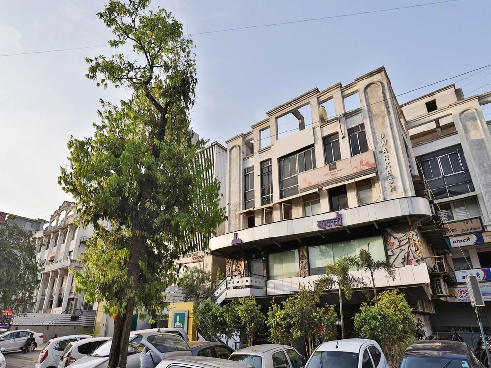 OYO 12229 Hotel Sarvagya