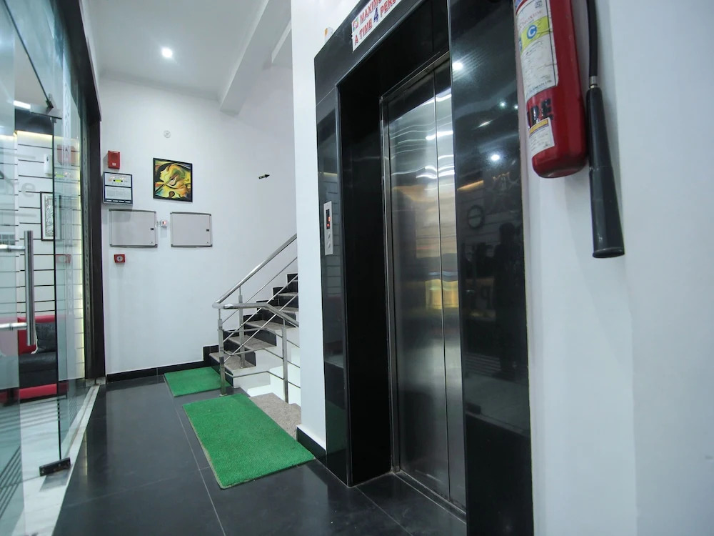 OYO 9242 Le-Leisure Hotel