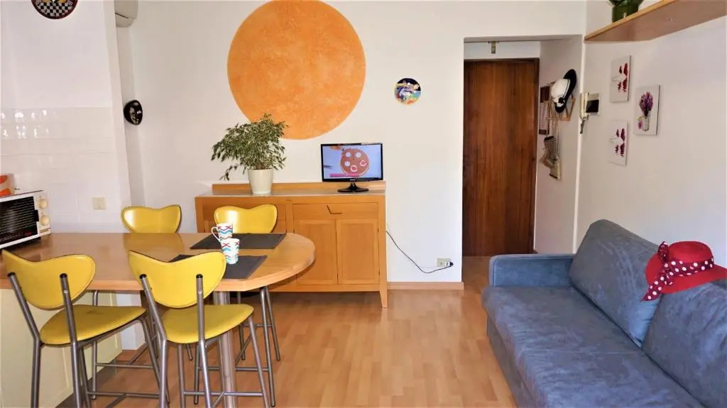 Lovely Flat on the Mezzanine Floor With Garden and Terrace by Beahost Rentals