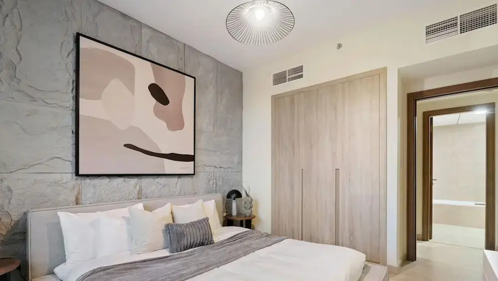 Stylish 2BR With Canal Burj View Near Dubai Mall