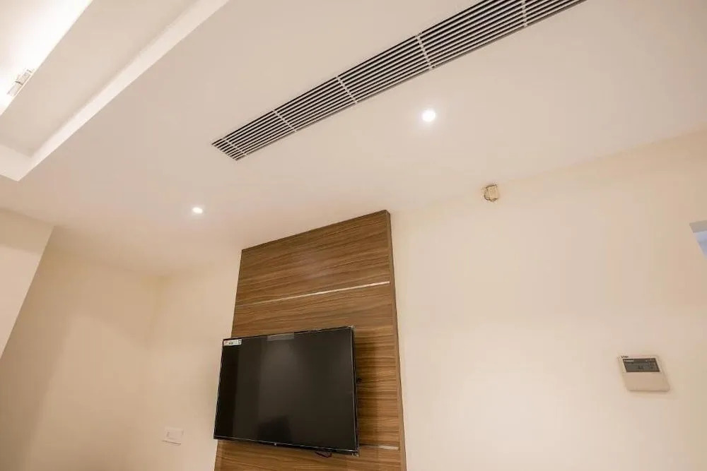 SMA Grand inn, Triplicane