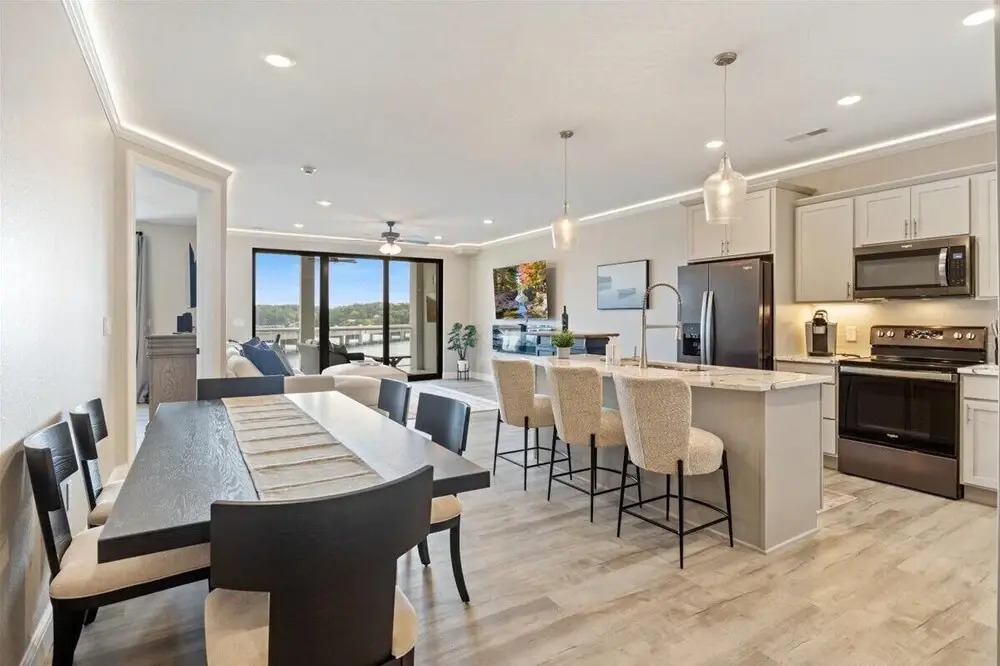 Lakefront Topsider Condo w/ Boat Slip, 2 Pools & Large Deck