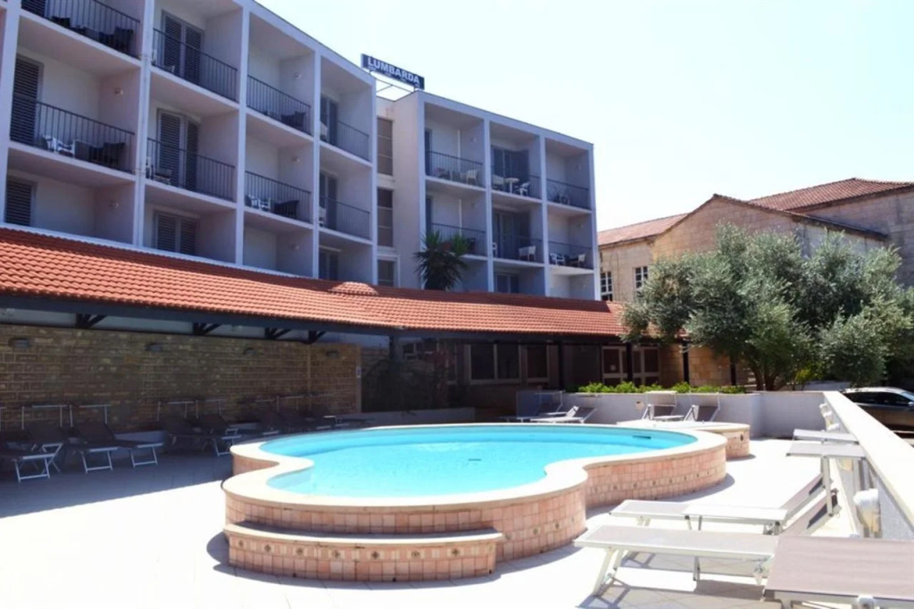 Lumbarda Resort Apartments