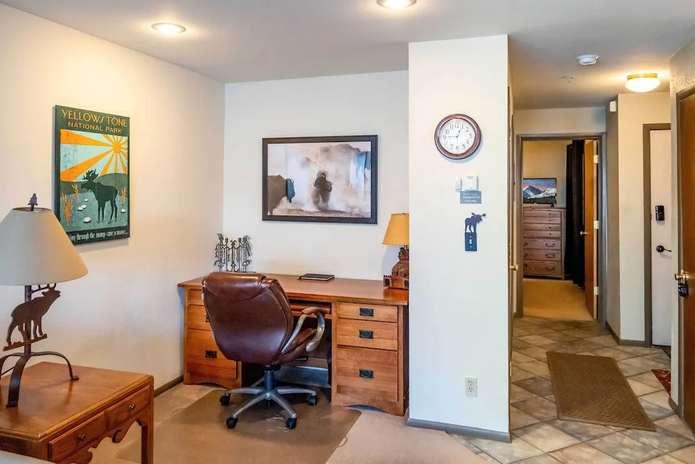 Steps to Ski Lifts - Condo w/ Walk-out Patio!