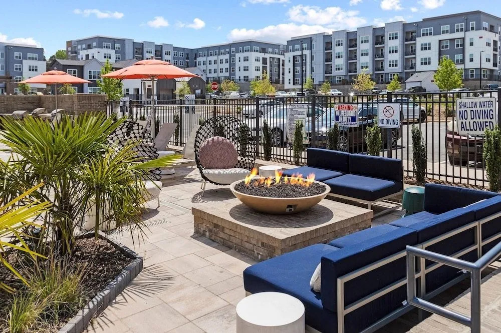 Kasa Freemorewest Charlotte