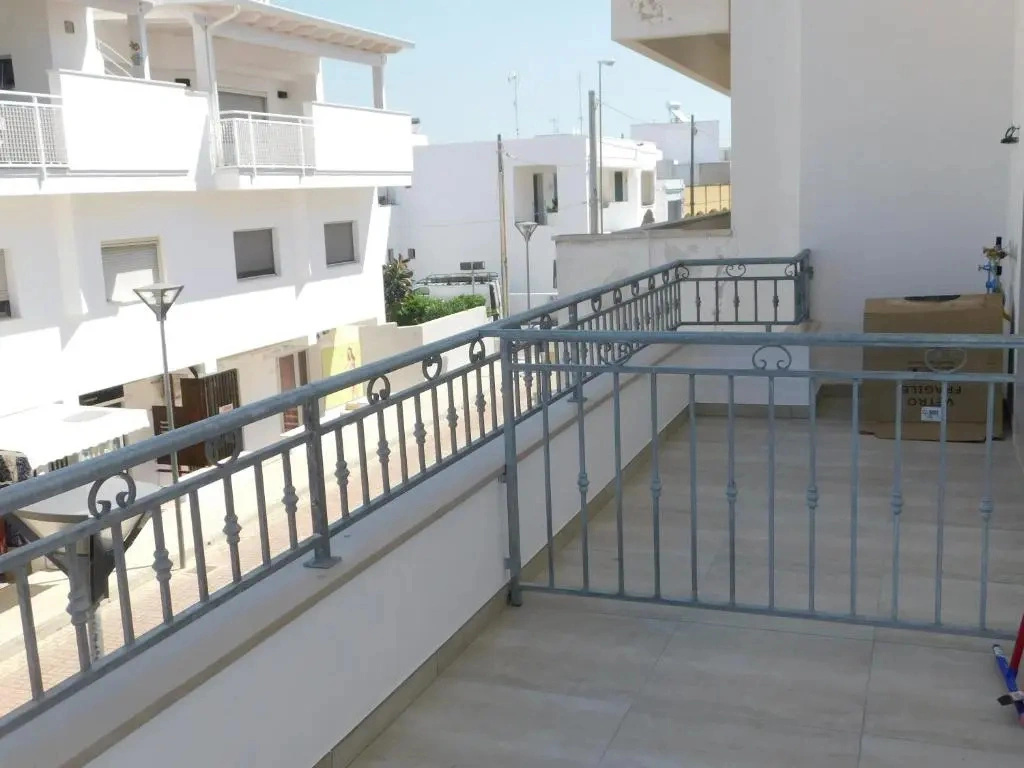 Bilocale con balcone sul mare 107