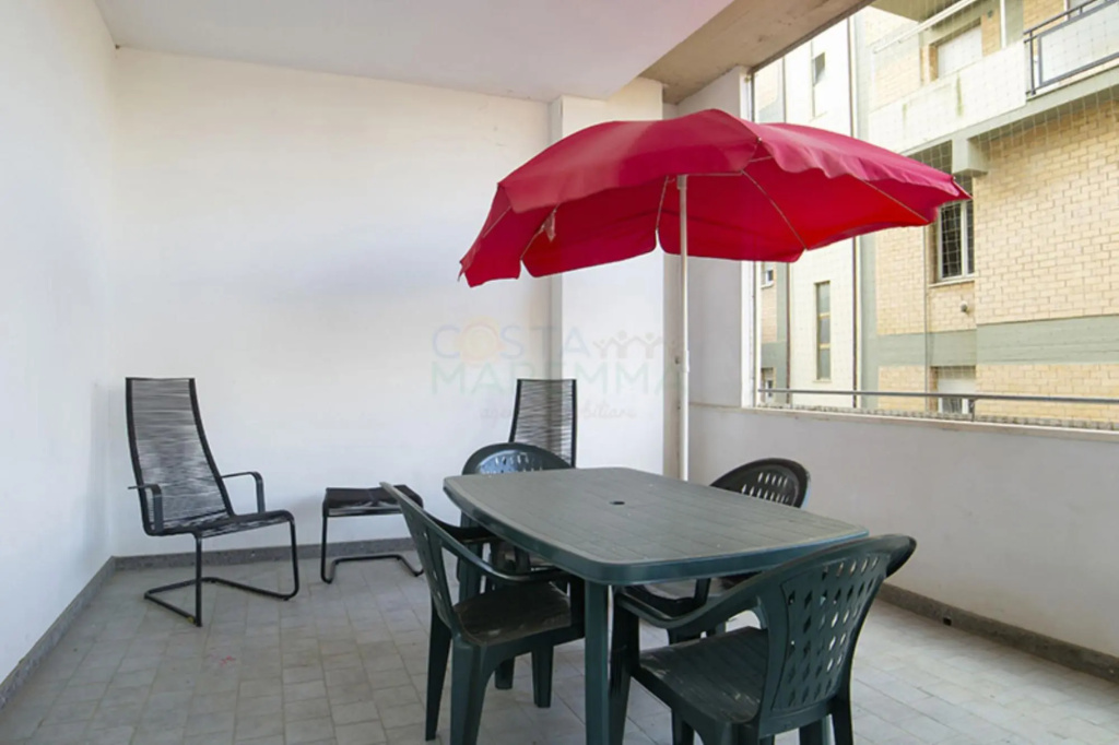 Rosmarino: Delightful apartment in the center of Follonica, in the pedestrian area a few steps from-ROSMARINO