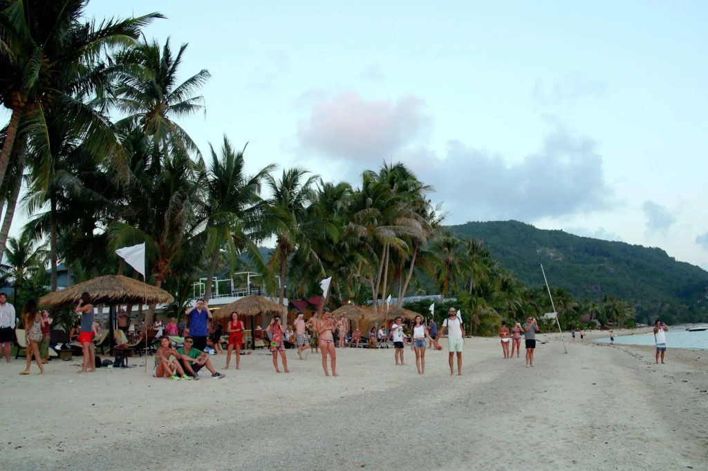 Infinity Beach Club Resort & Hostel Koh Phangan