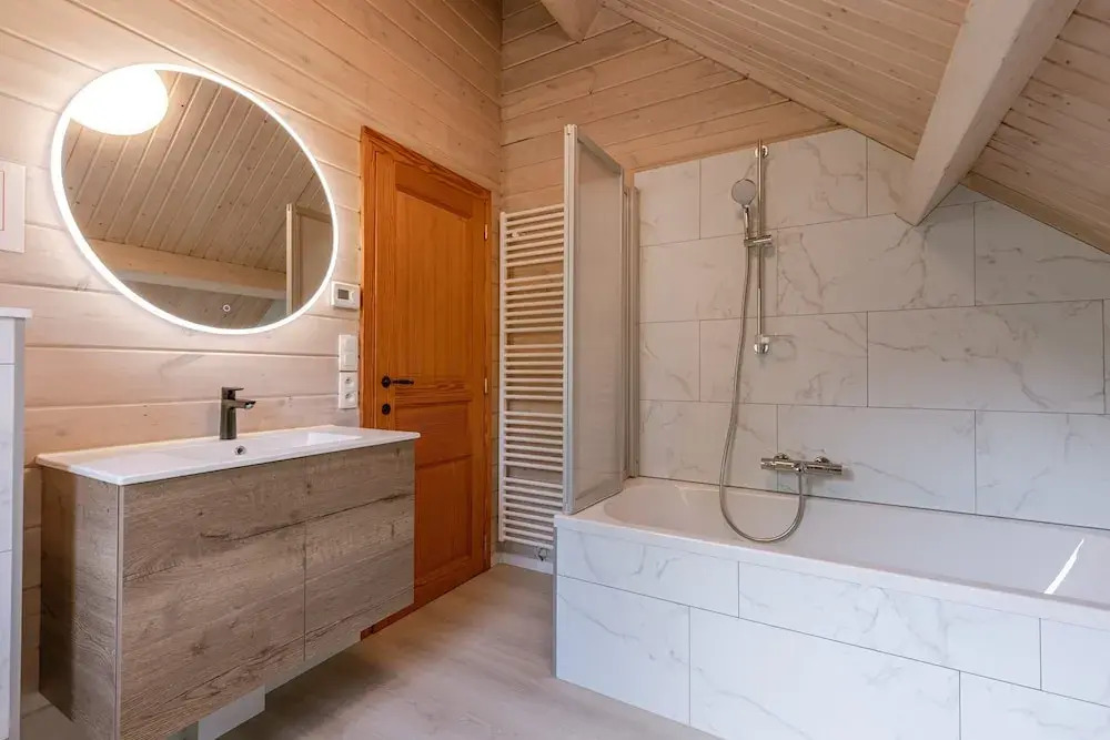 Huswell - Tranquil Retreat Cozy Chalet in the Heart of Urse